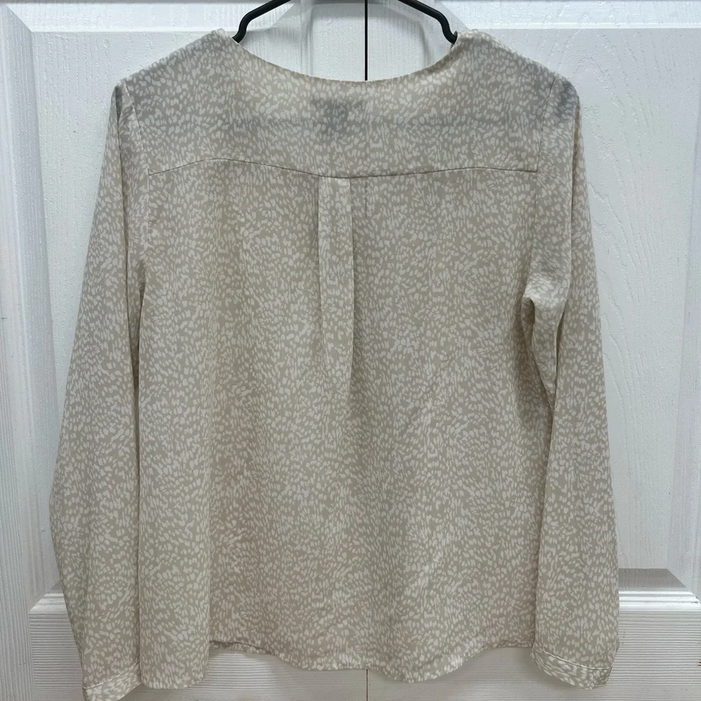 H&M Sheer Cream/White Buttoned Long Sleeve Blouse - Picture 4 of 4